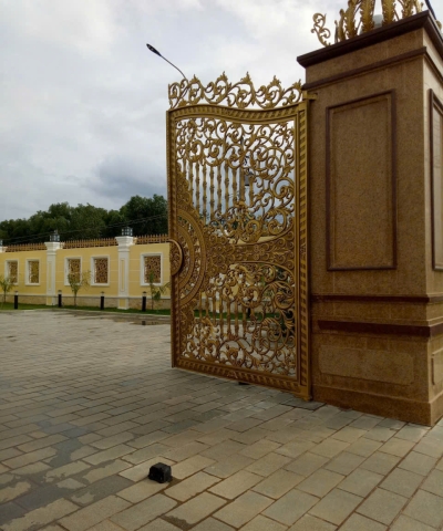 Mẫu cổng đúc nhôm cao cấp 07