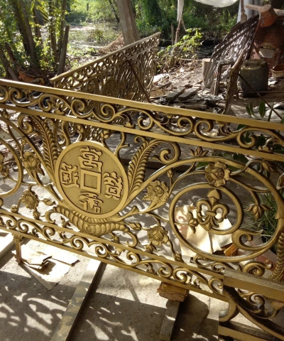 Lan can nhôm đúc 08